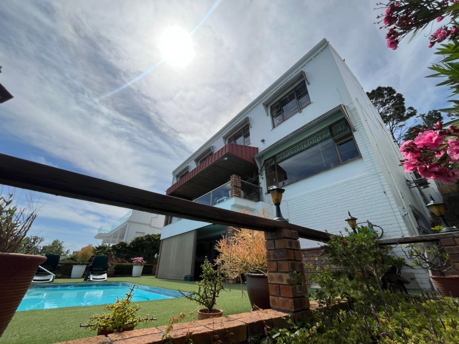  Bedroom Property for Sale in Mountainside Western Cape